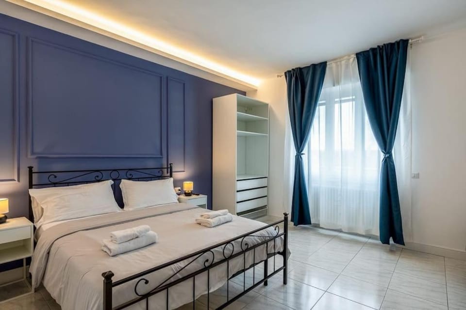 Bed, Photo of the whole room, Bedroom, towels, wardrobe