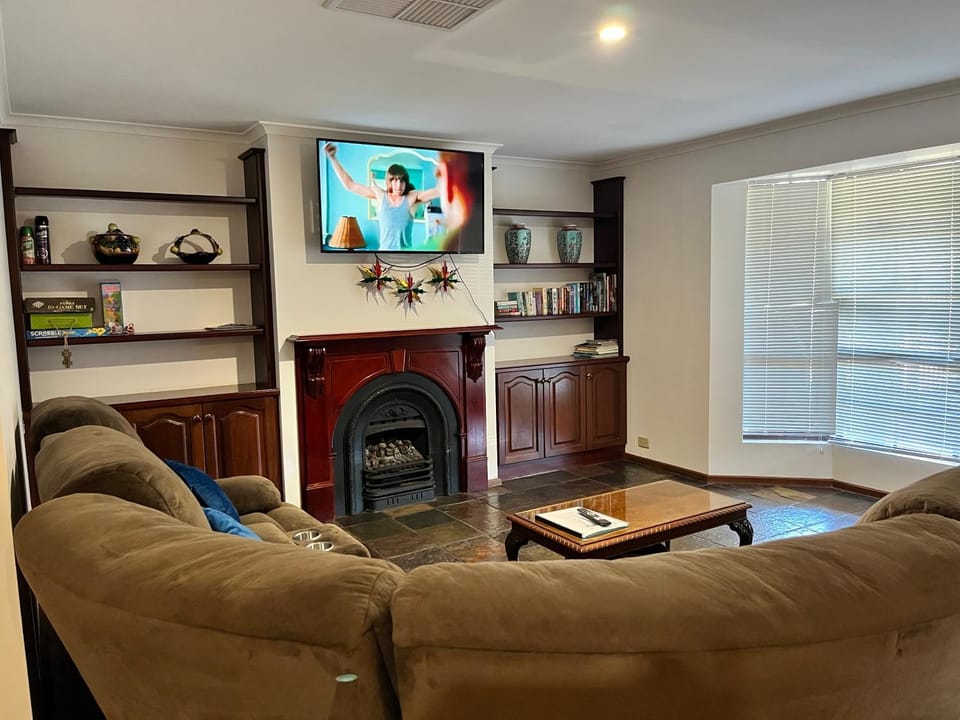 Charming 4BR Retreat near Gawler House in Gawler