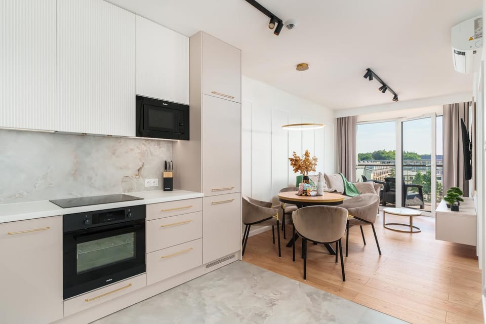 APARTAMENT DELUX KASPROWICZA 20C PRYWATNY Parking Basen Sauna oraz Siłownia W Cenie Apartment in West Pomeranian Voivodeship, Poland