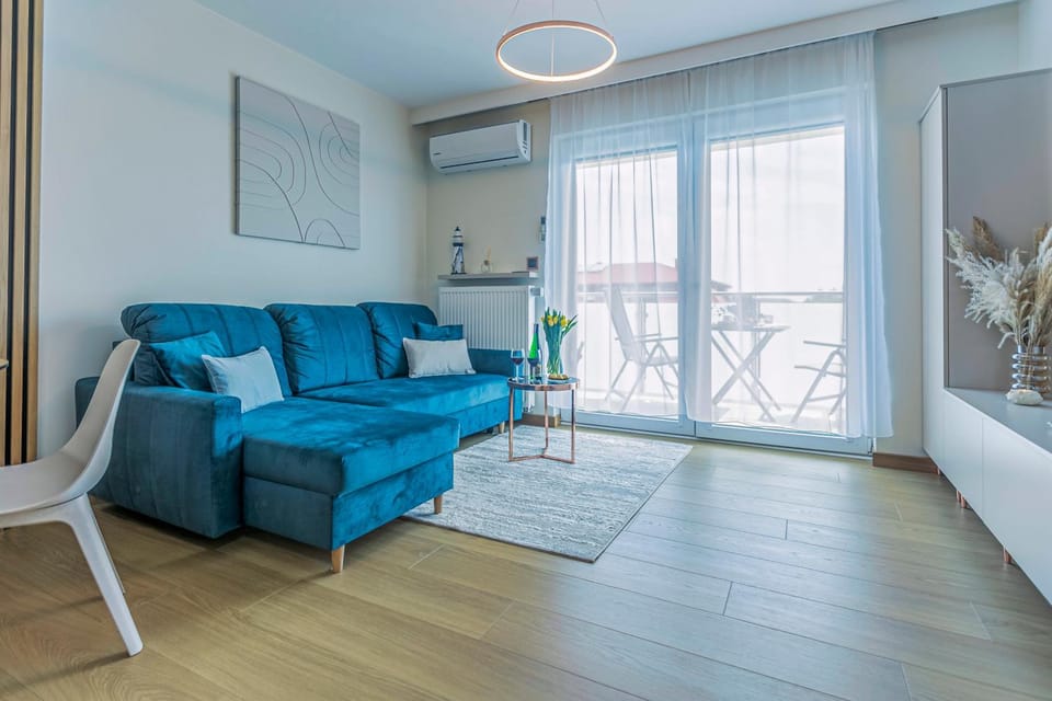 Living room, Seating area, air conditioner