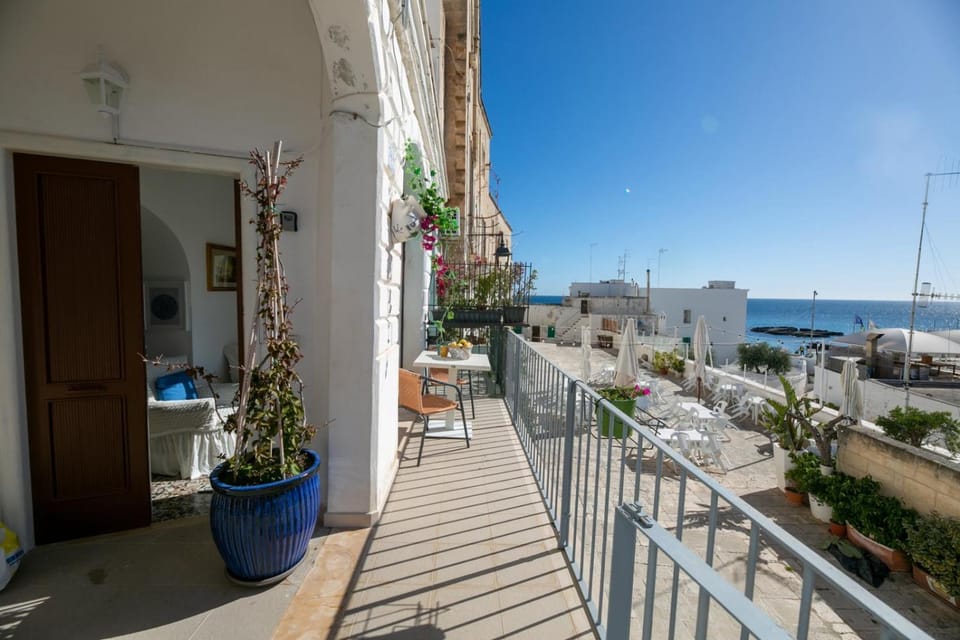 Property building, Patio, Day, Natural landscape, View (from property/room), Balcony/Terrace, City view, Sea view
