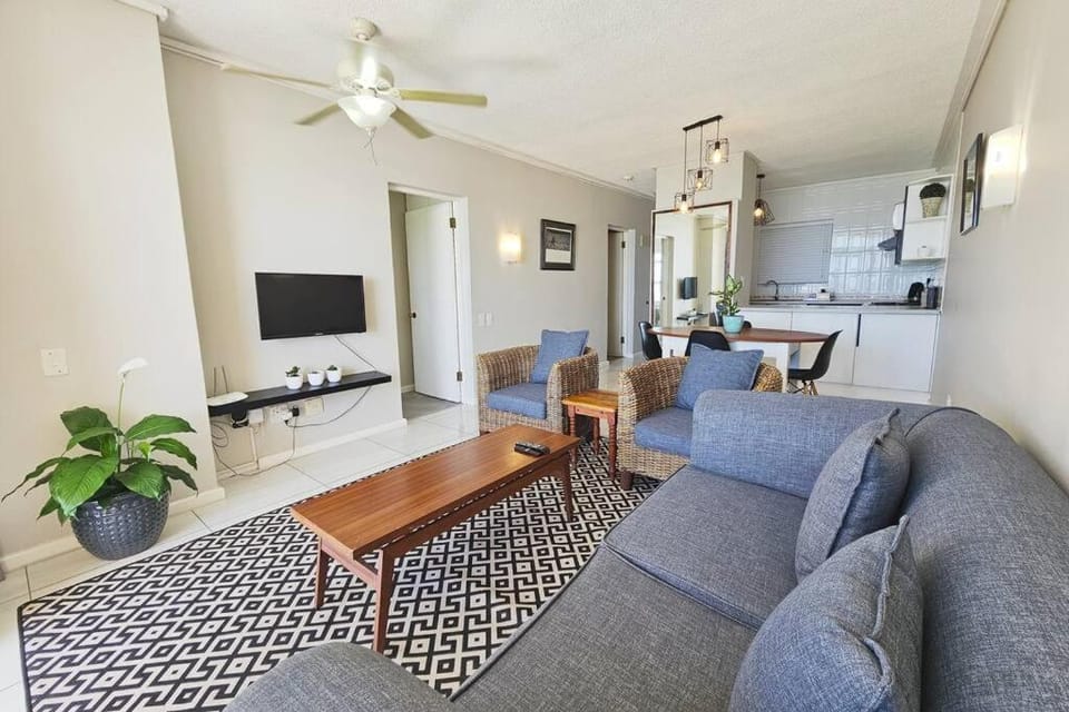 Communal lounge/ TV room, Living room, Seating area, fireplace