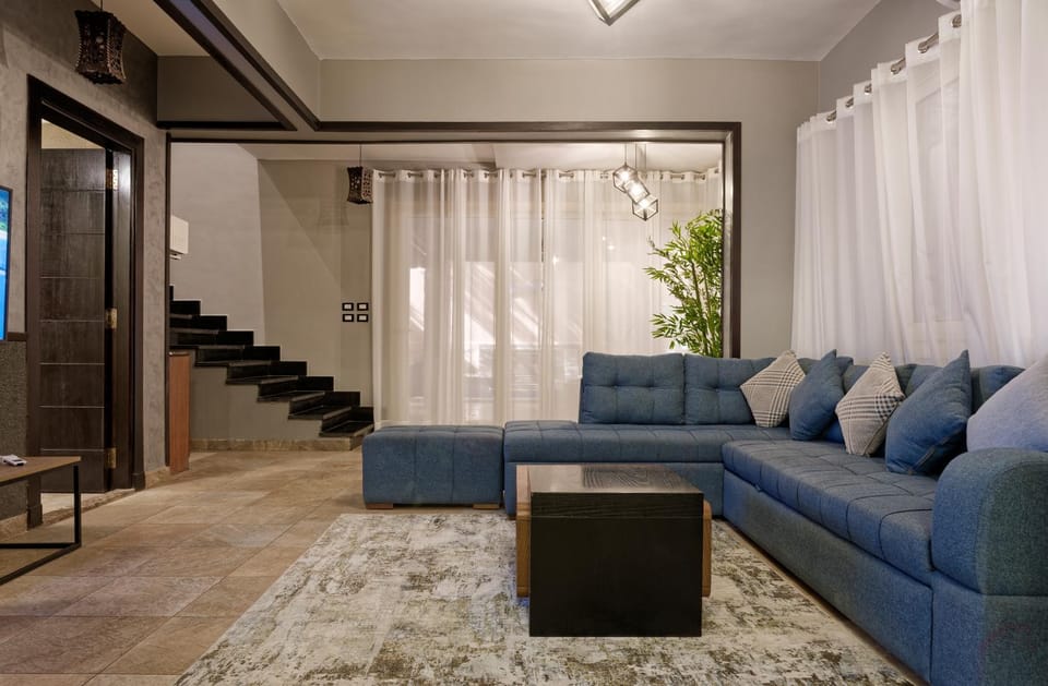 Living room, Seating area