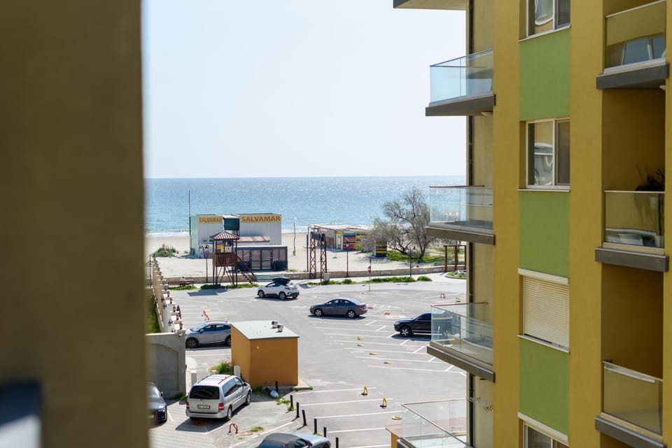 Day, Sea view, Street view