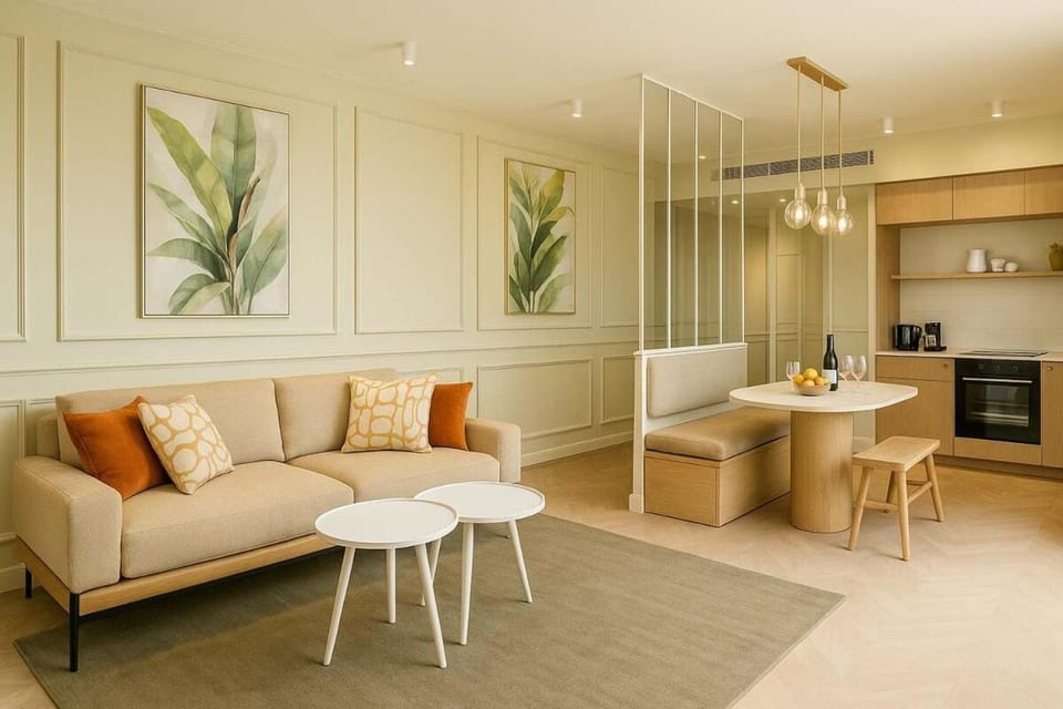 Kitchen or kitchenette, Living room, Seating area, Dining area