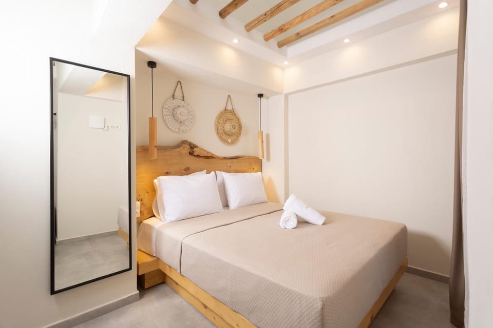 Bed, Photo of the whole room, Decorative detail, Bedroom