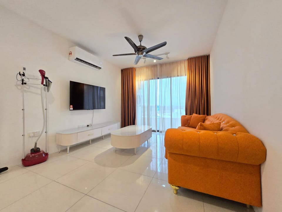 Communal lounge/ TV room, TV and multimedia, Living room, Seating area, Evening entertainment, fireplace, air conditioner