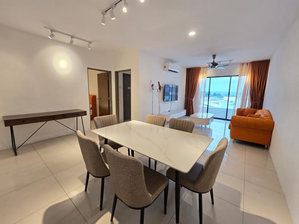 Living room, Seating area, Dining area