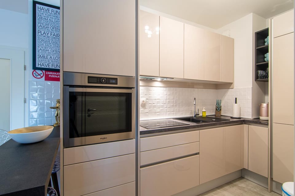 Coffee/tea facilities, Kitchen or kitchenette, Family, dishwasher, oven, stove, kitchen