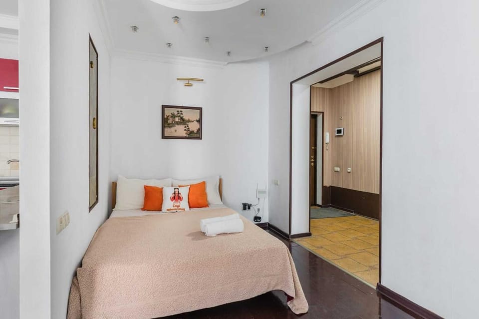 Bed, Photo of the whole room, Seating area