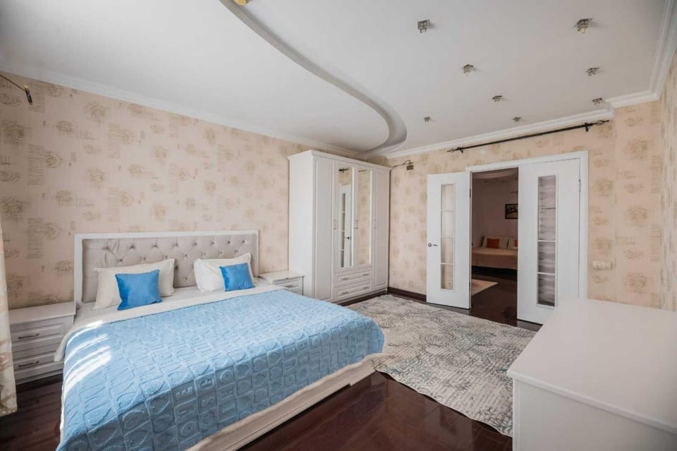 Bed, Bedroom, wardrobe, air conditioner