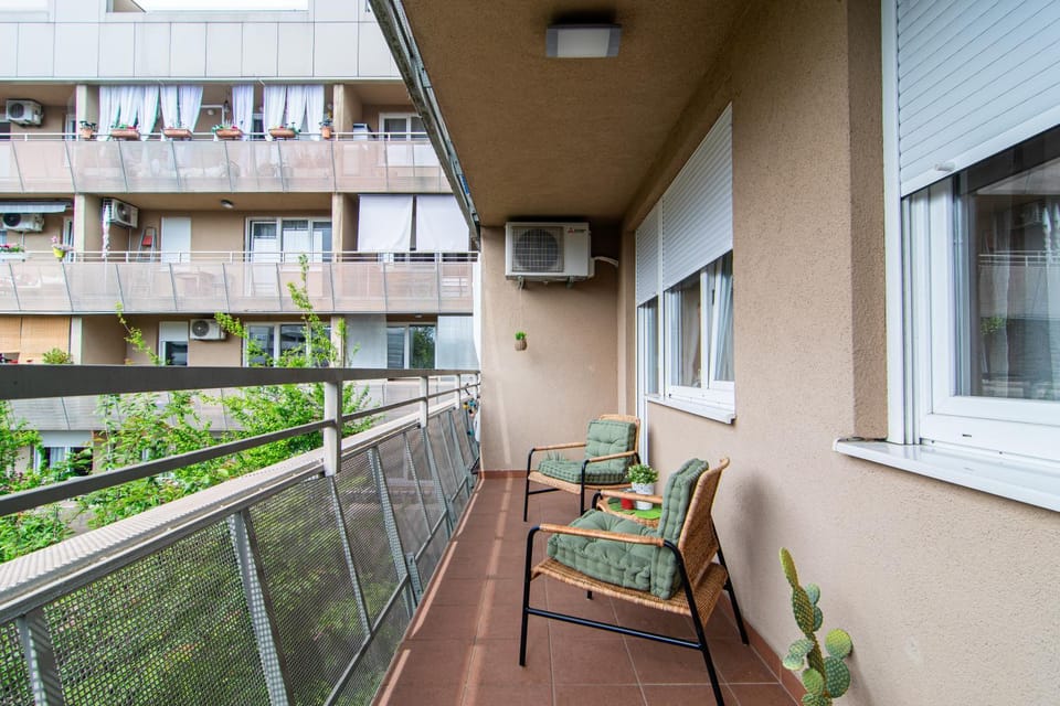 Property building, Day, View (from property/room), Balcony/Terrace, Balcony/Terrace, Seating area