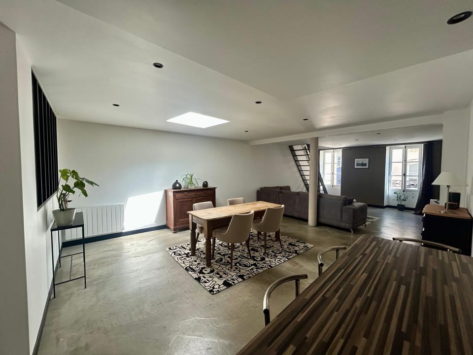 Loft du Maine Laval Centre Apartment in Laval