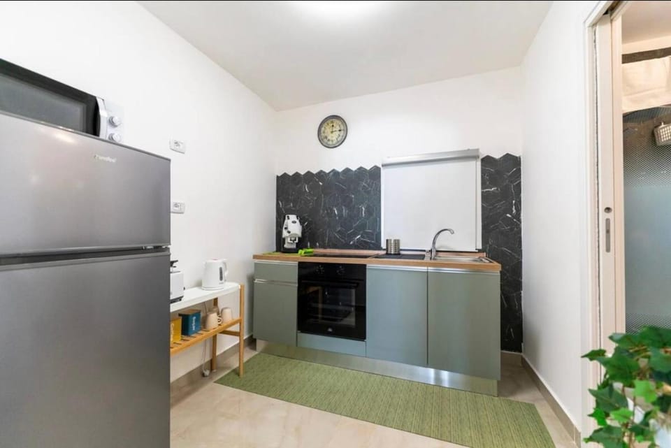 Kitchen or kitchenette, minibar, pet friendly, stove