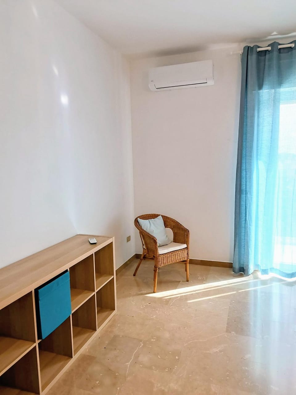 Bedroom, air conditioner