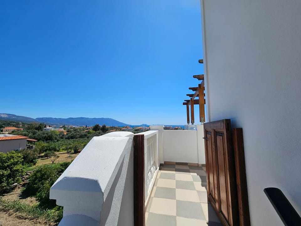 Day, Natural landscape, Balcony/Terrace