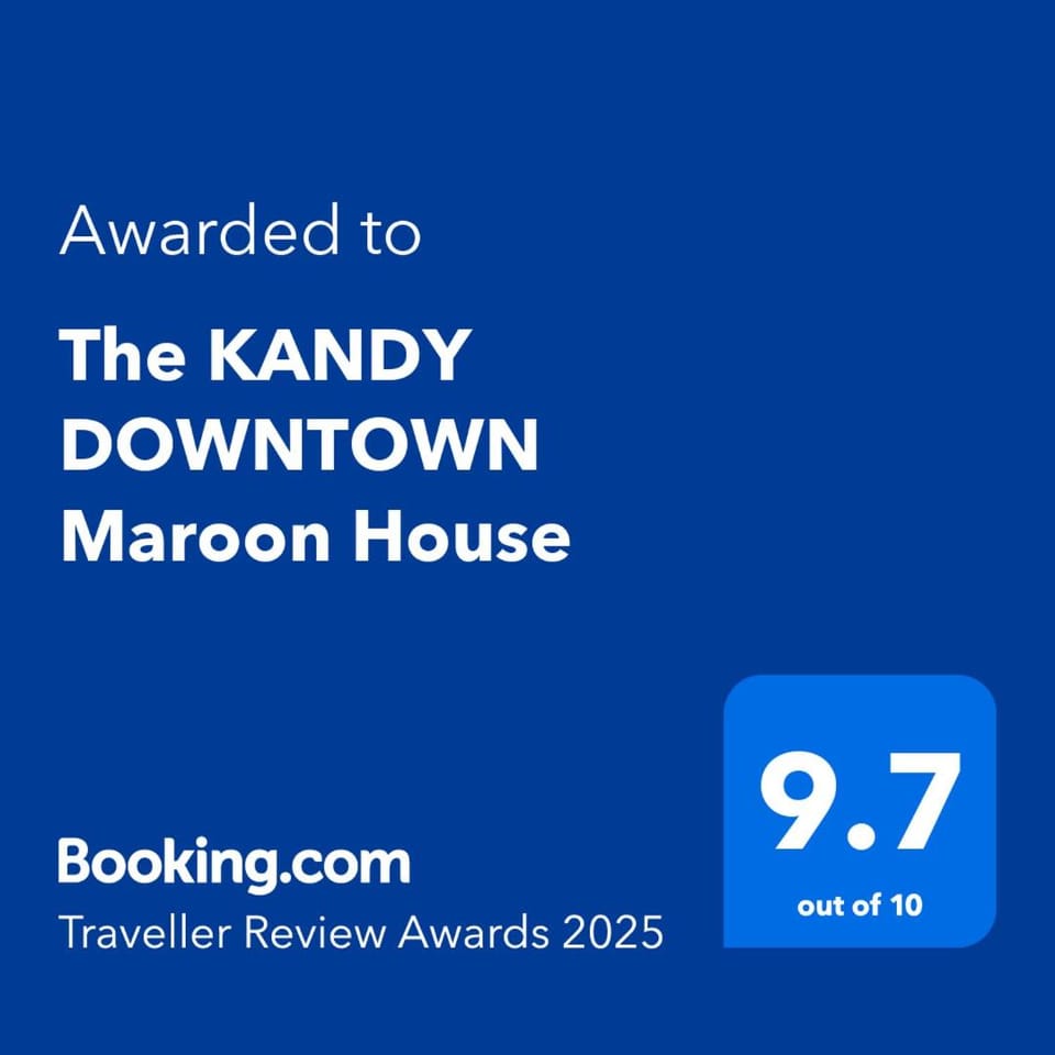 The KANDY DOWNTOWN Maroon House Apartment in Kandy