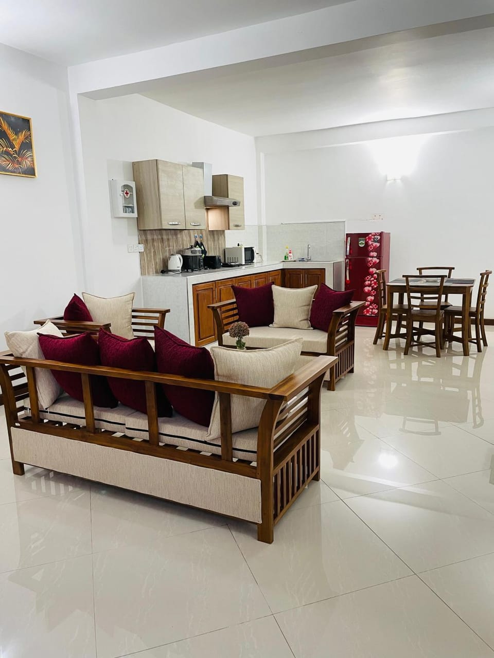 The KANDY DOWNTOWN Maroon House Apartment in Kandy