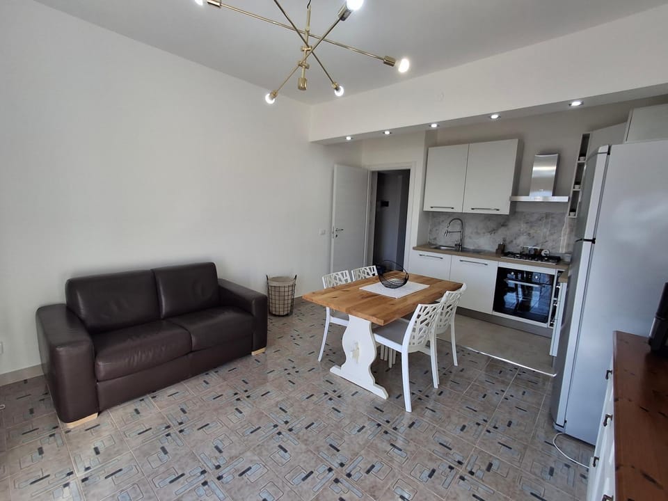 Kitchen or kitchenette, kitchen, kitchen