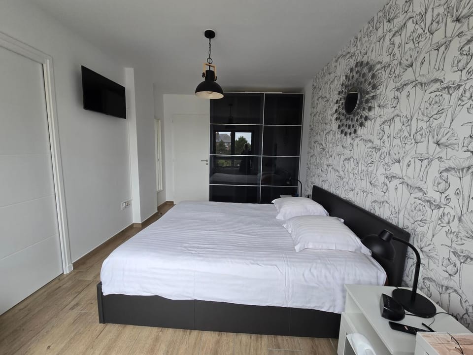 TV and multimedia, Bedroom