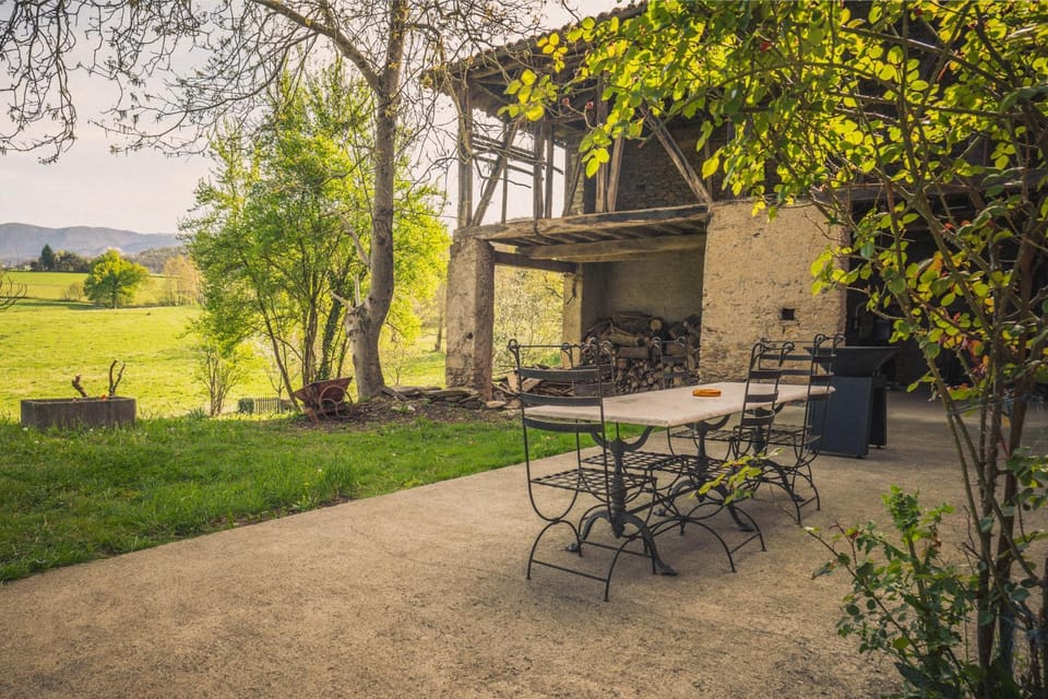 Patio, Day, Natural landscape, Garden, Dining area, Garden view, Mountain view