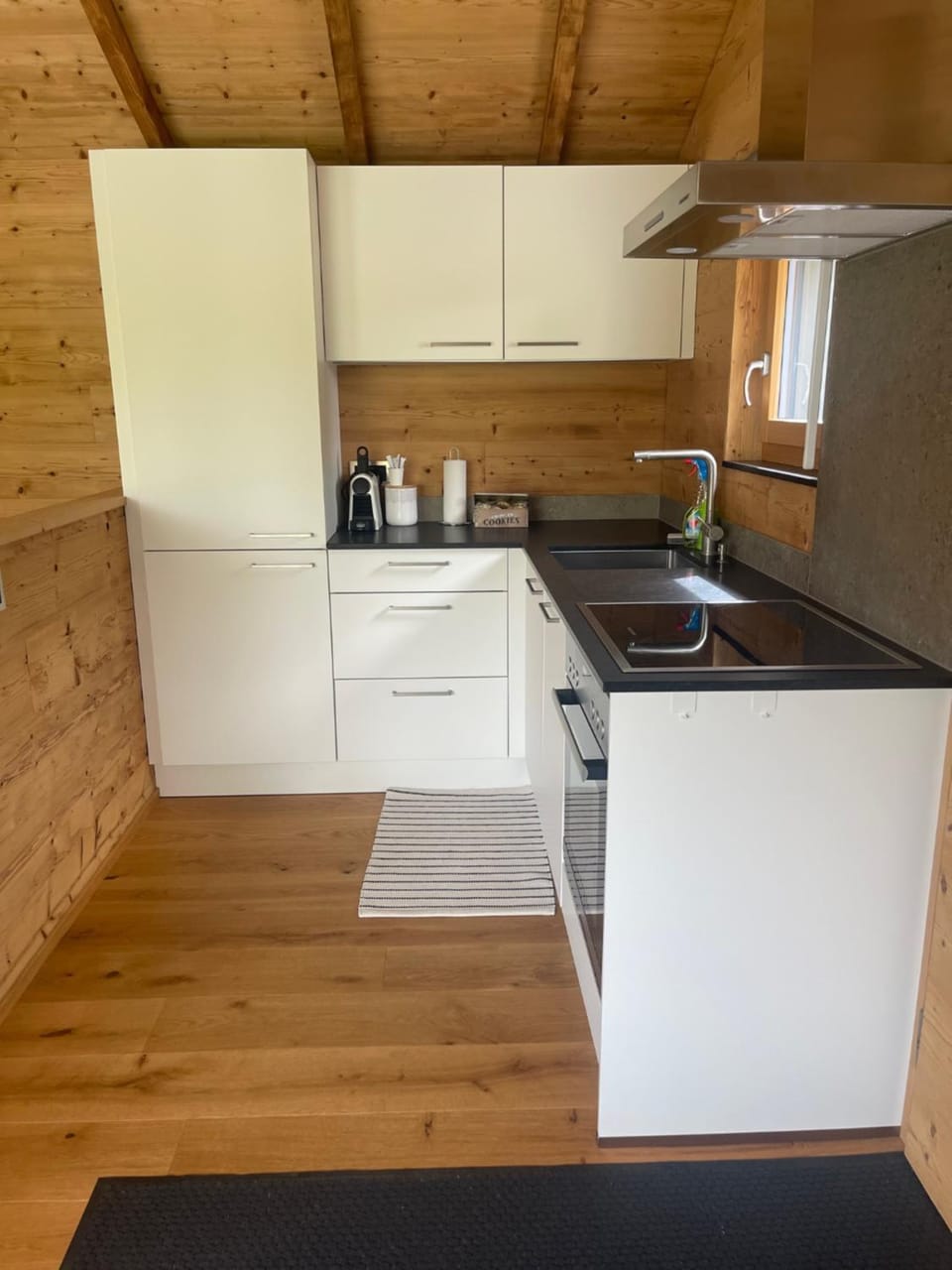Kitchen or kitchenette, pet friendly, stove
