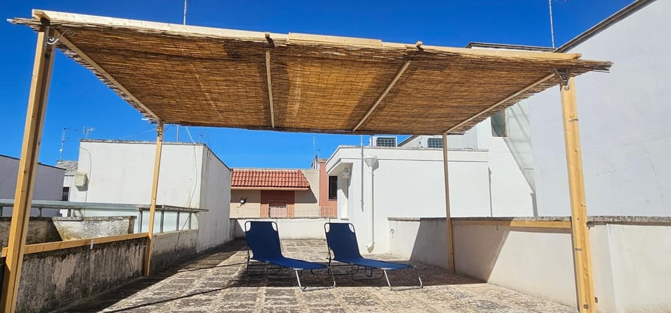 Balcony/Terrace, sunbed