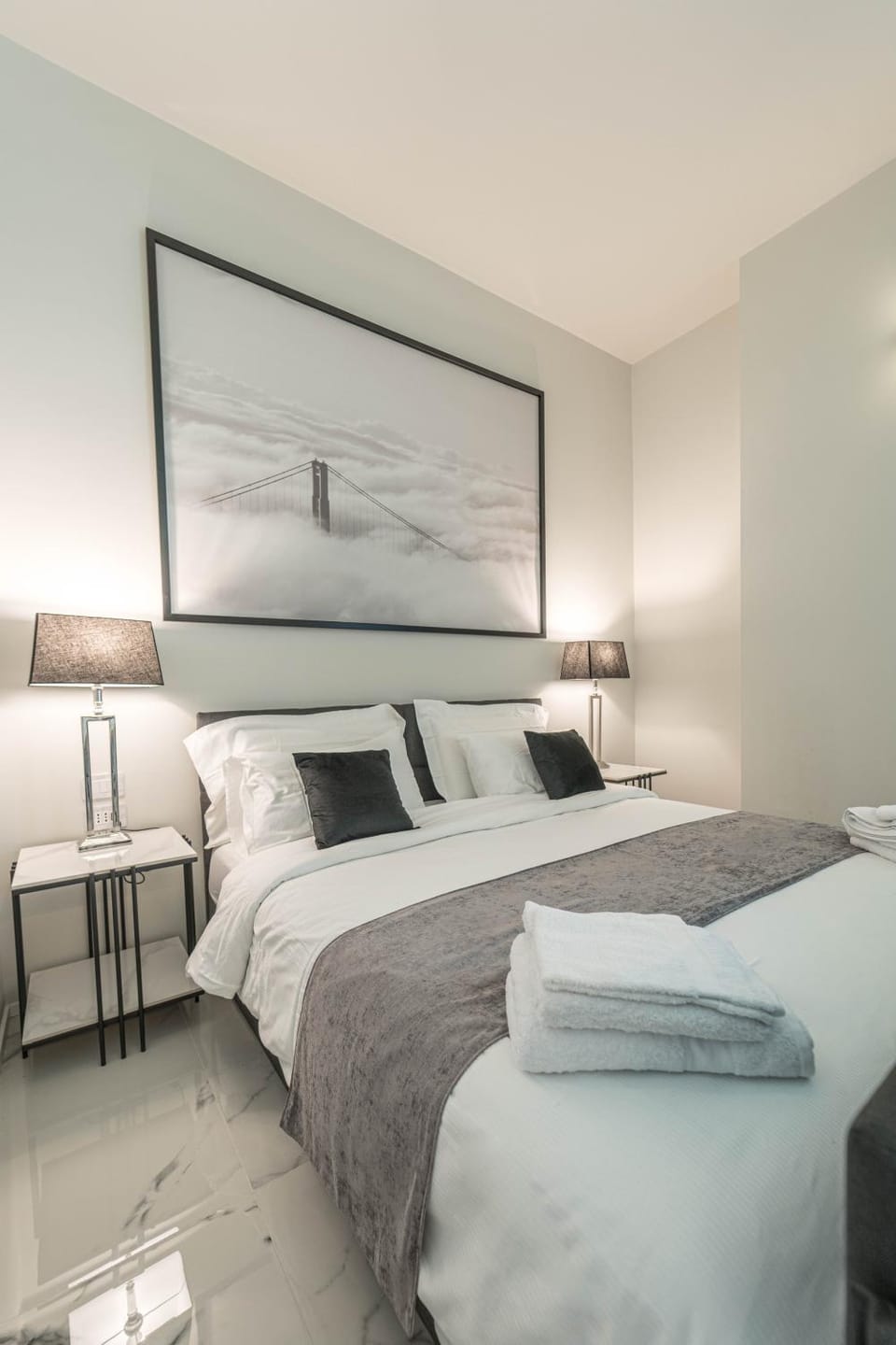 Photo of the whole room, Bedroom
