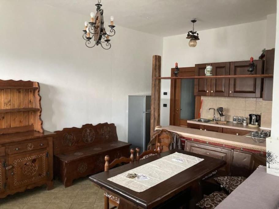 Kitchen or kitchenette, Seating area, Dining area