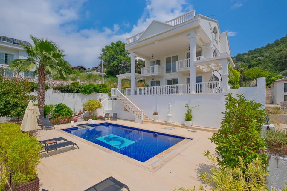 Property building, Natural landscape, Mountain view, Pool view, Swimming pool