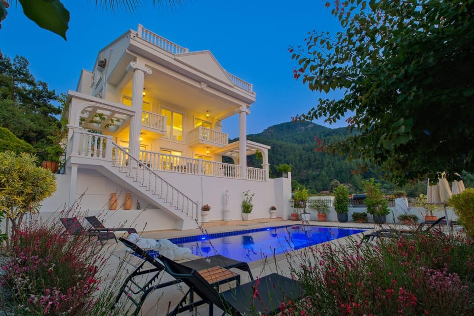 Natural landscape, Garden view, Mountain view, Pool view, Swimming pool, sunbed