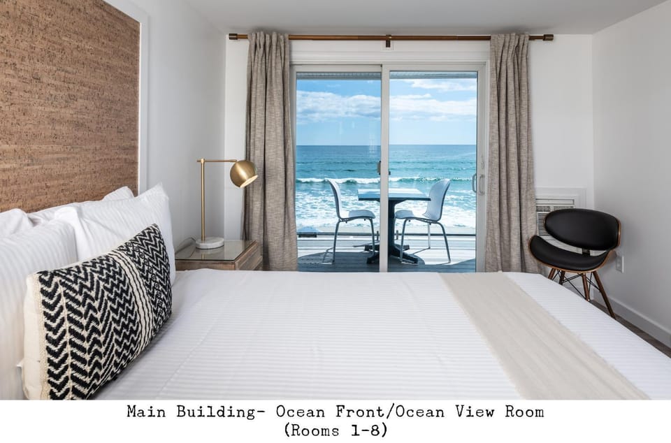 Bed, Balcony/Terrace, Bedroom, Sea view