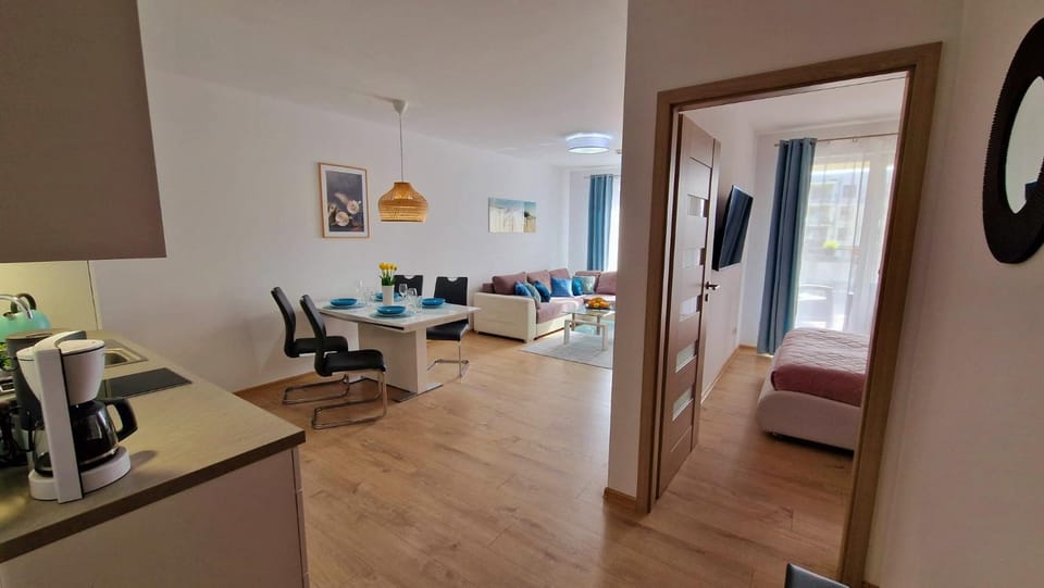 TV and multimedia, Kitchen or kitchenette, Living room, Seating area, Dining area, hair dresser