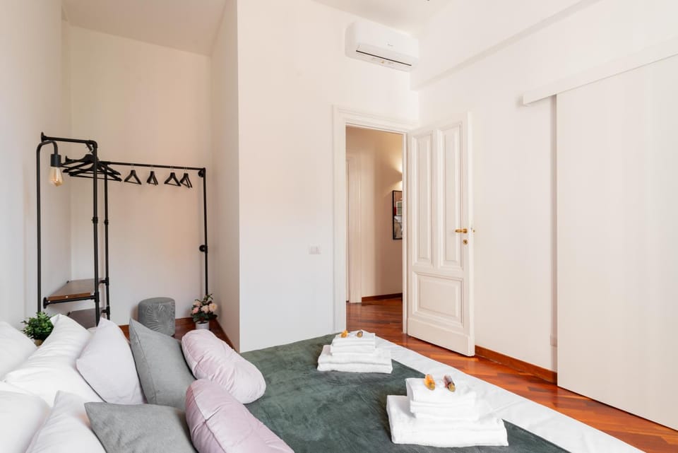 Bed, Bedroom, air conditioner