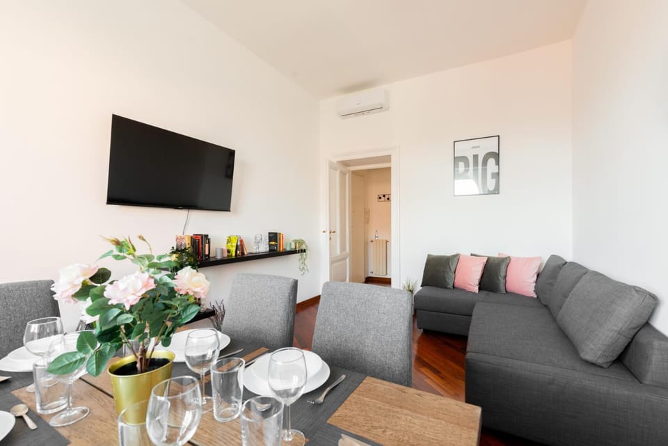 TV and multimedia, Living room, Dining area