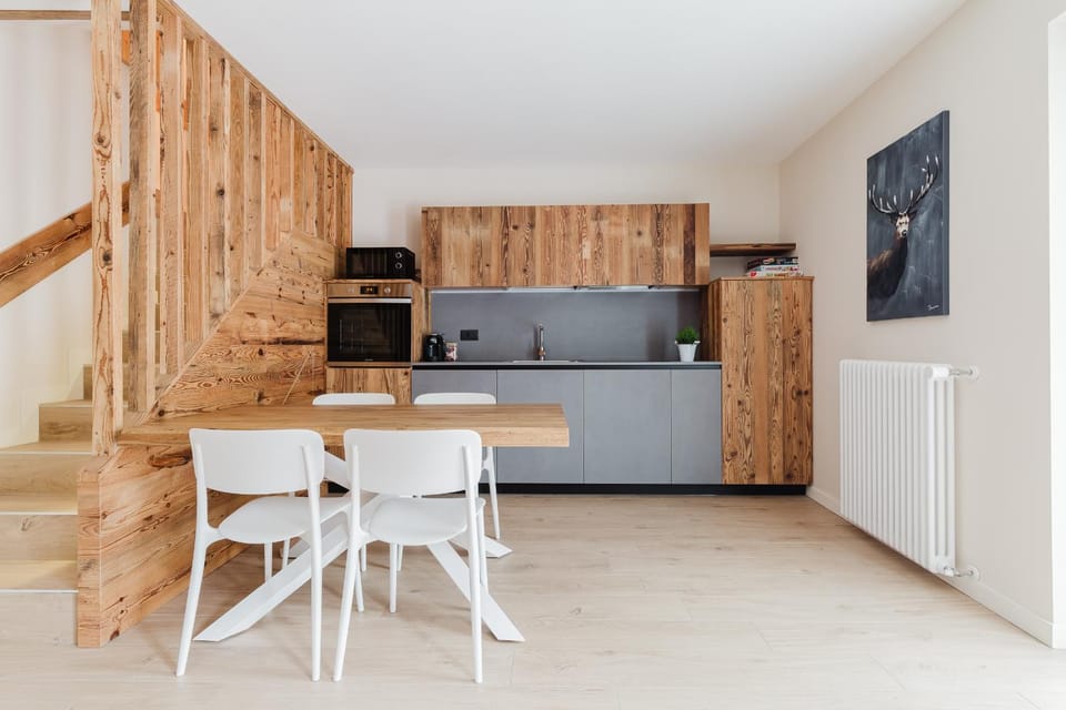 Dining area, kitchen