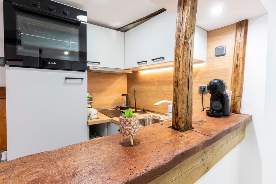 Coffee/tea facilities, Kitchen or kitchenette, Food and drinks, Food, oven, stove