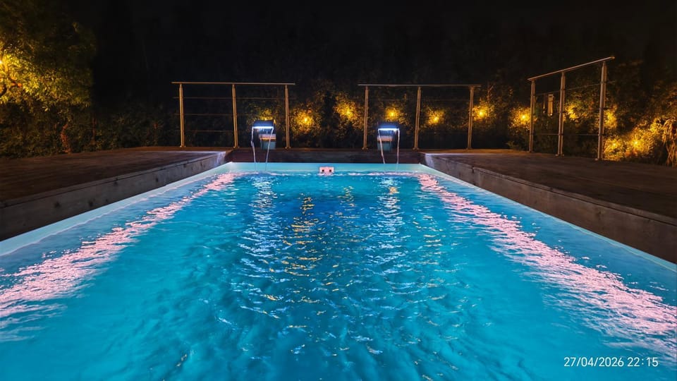 Night, Pool view