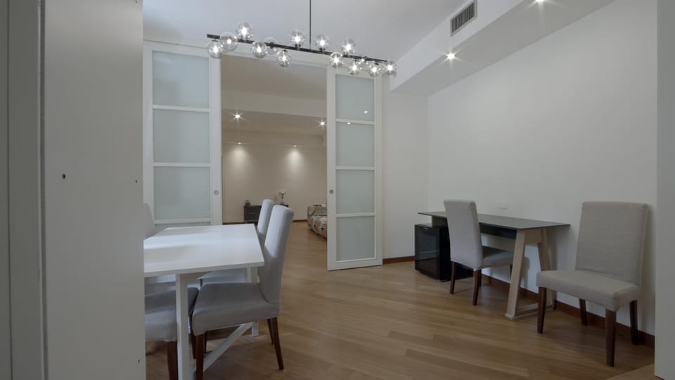Seating area, Dining area
