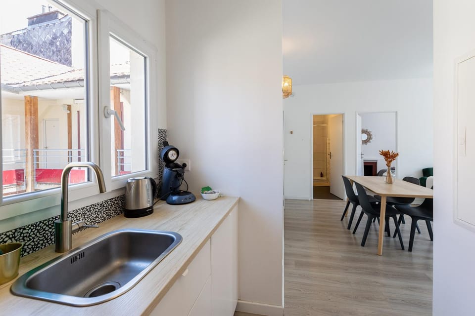 Appartement T3 2 chambres separees proche du centre ville de Pau Apartment in Pau