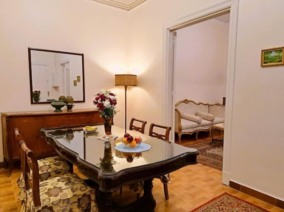 Old World Charm Apartment in Cairo