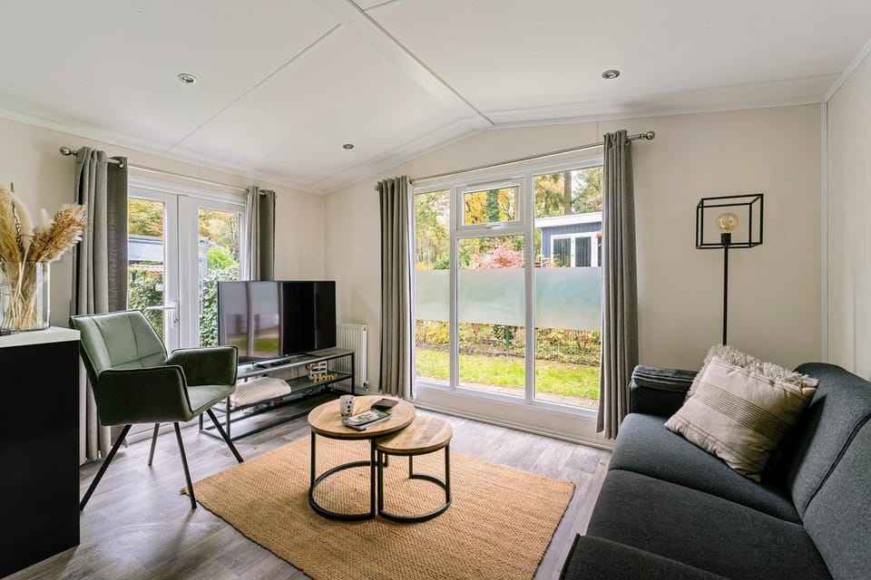 TV and multimedia, Living room, Seating area, pet friendly