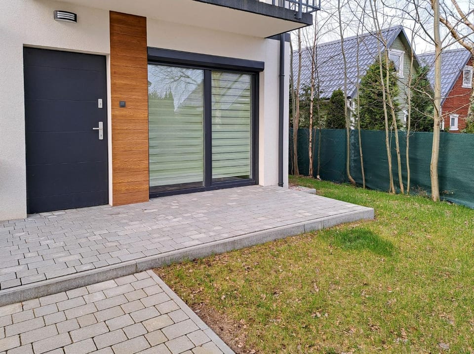 Property building, Spring, Day, Garden, Garden view