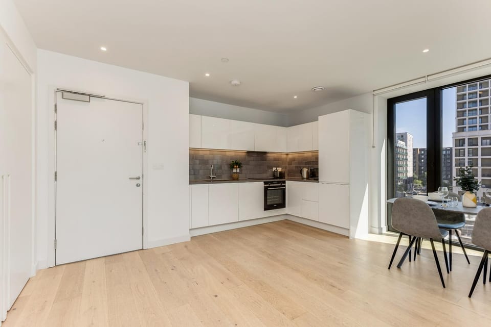 Kitchen or kitchenette, kitchen