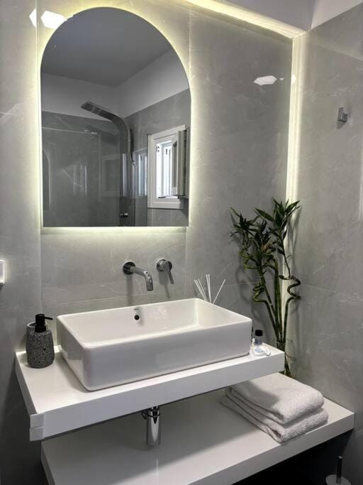 Minimal Grey Apartment Pool-front in Paros Apartment in Paros