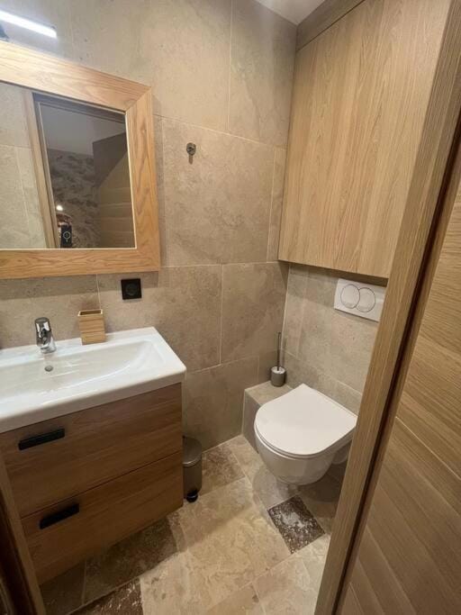 MORINGA - New unit for 2 AC close to beach Apartment in Antibes