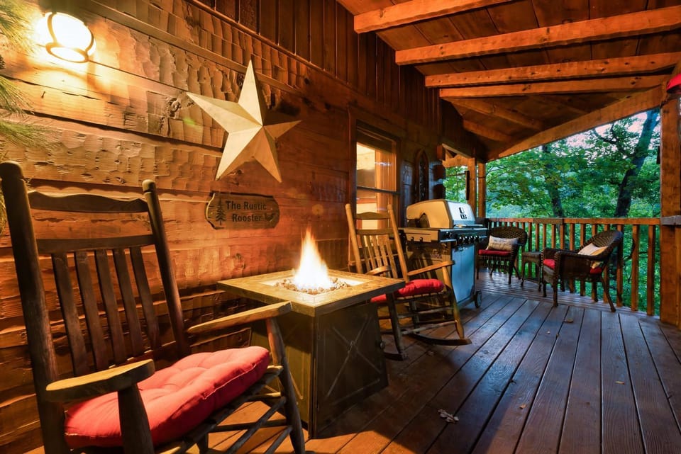 The Rustic Rooster House in Sevierville
