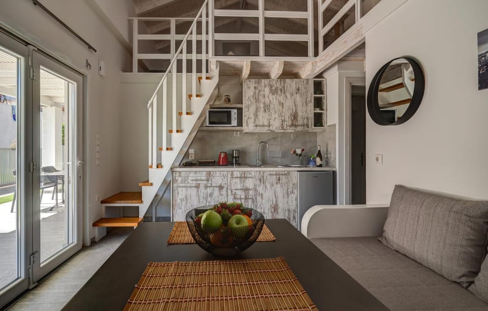 Kitchen or kitchenette, Living room, Seating area