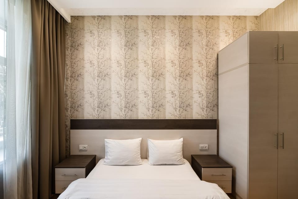 Bed, Photo of the whole room, Bedroom, wardrobe