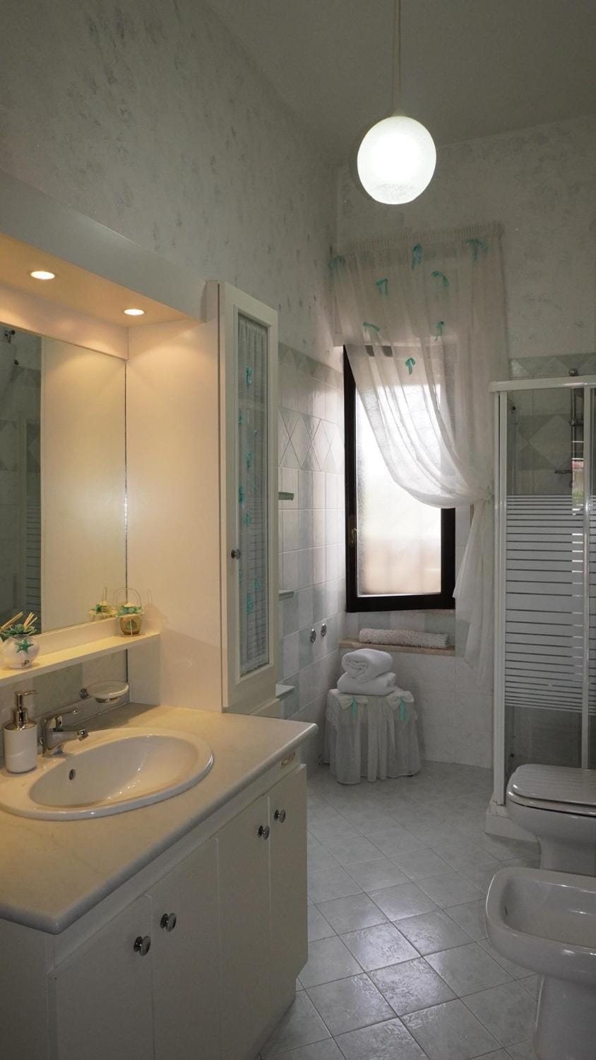 Shower, Toilet, Bathroom, hair dryier, towels, towels
